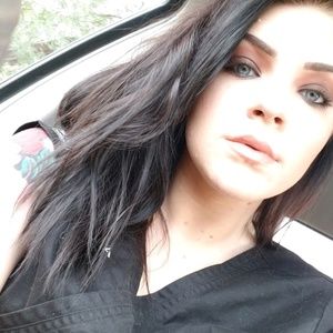 Meet your Posher, Alexis